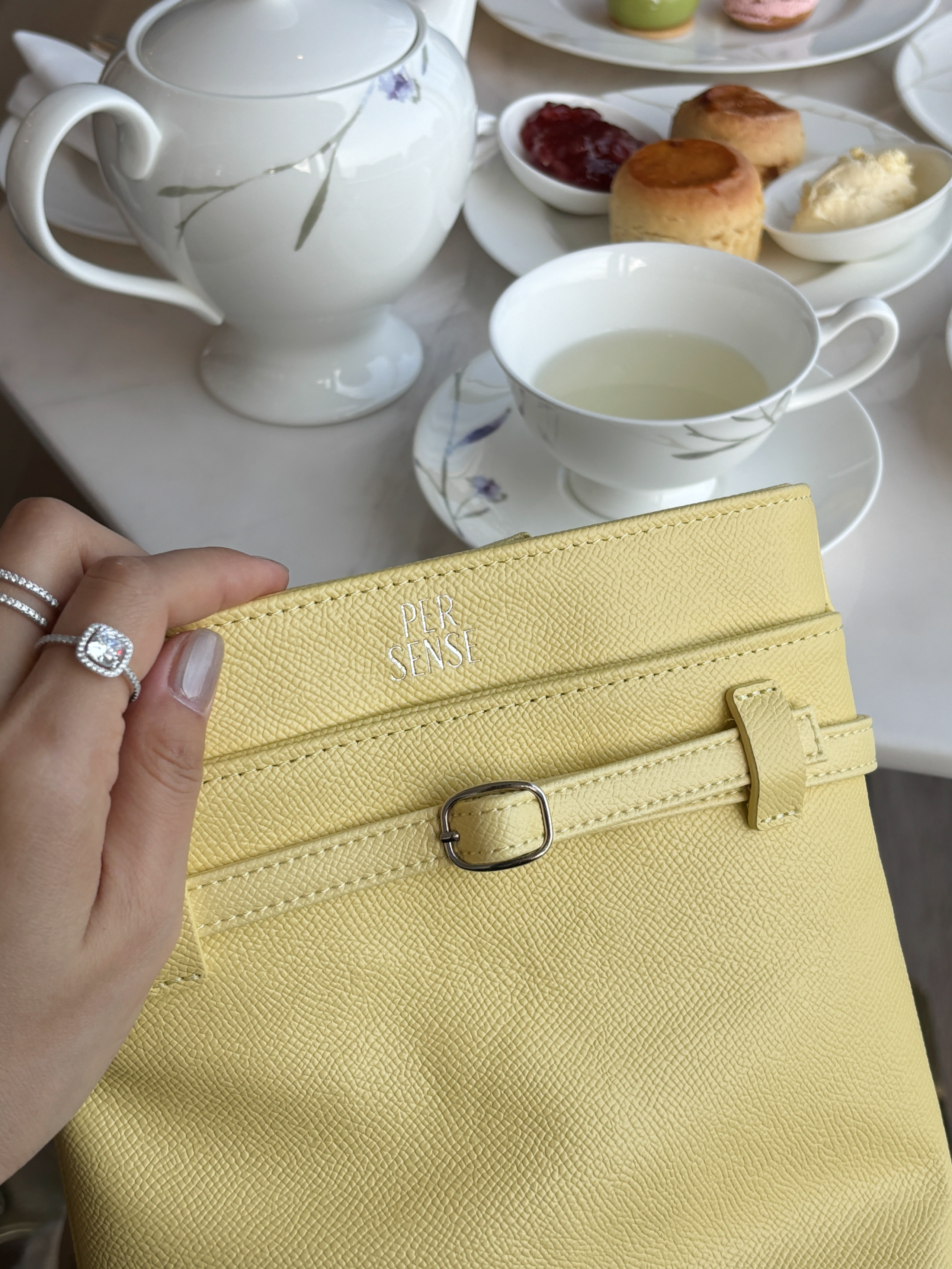 The Slim Buckle Pochette - Cream Yellow