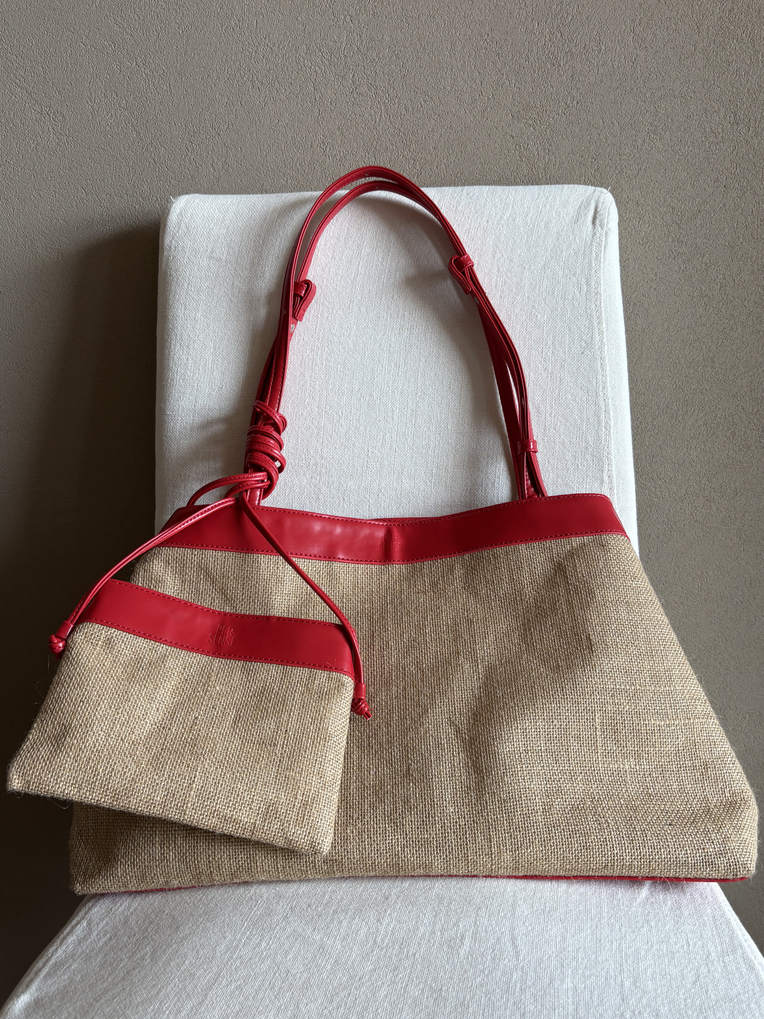 The Resort Jute Tote XL - Radiant Red (Glossy Edition)