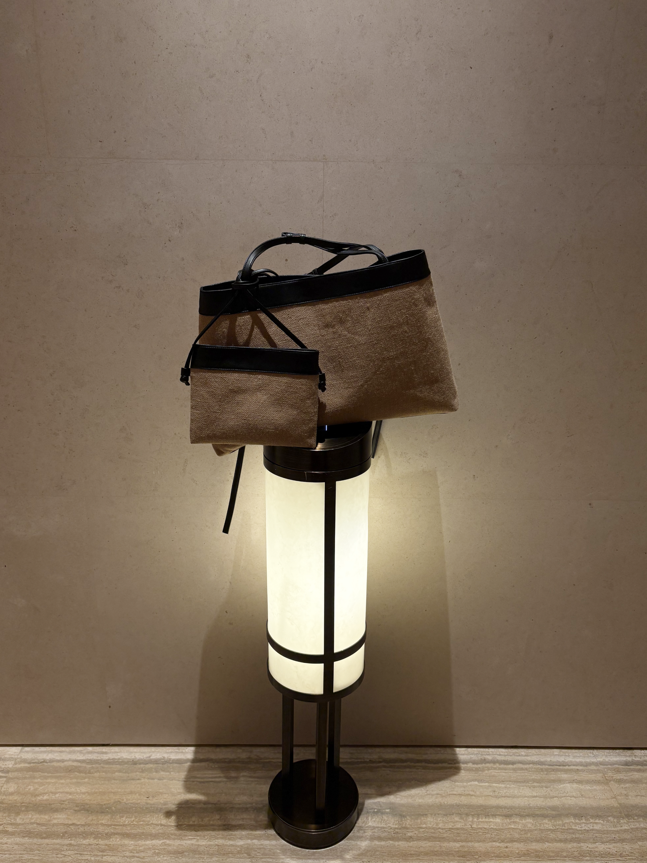 The Urban Jute Tote XL - Classic Black (Matte Edition)